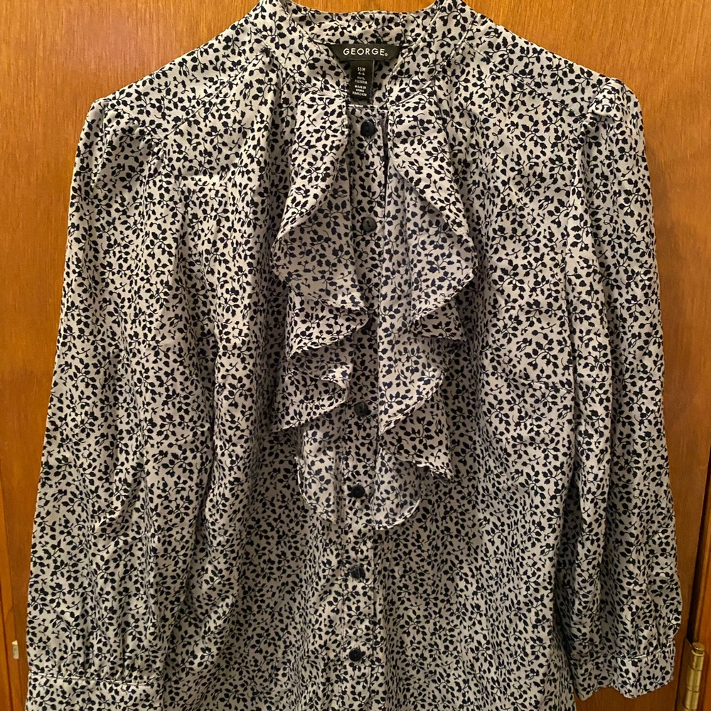 Ladies printed ruffled blouse size small 4-6